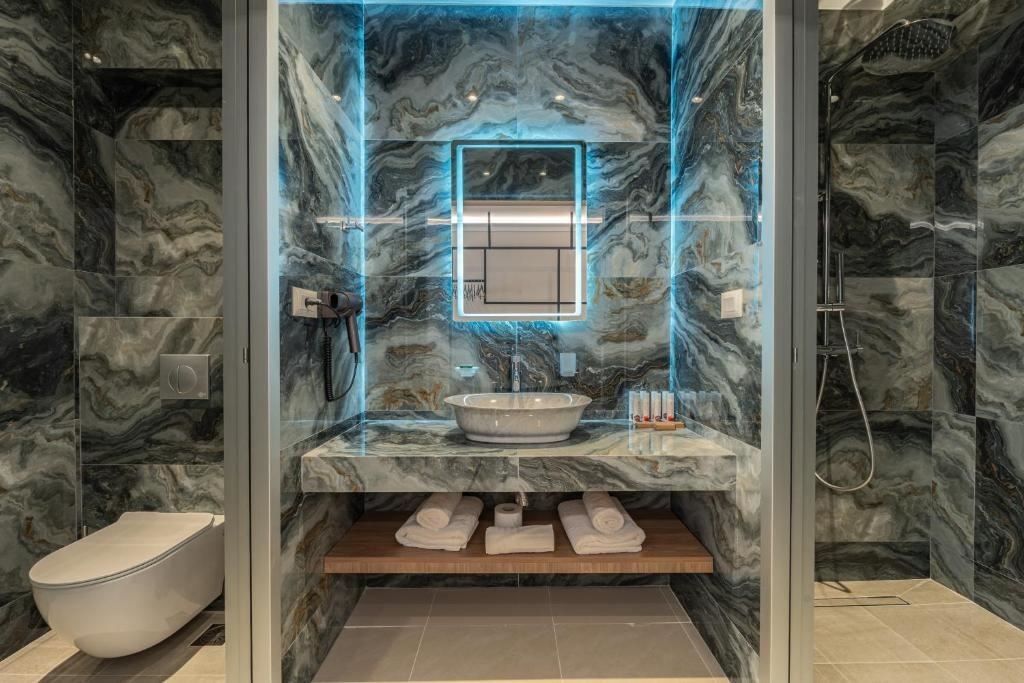 rooms-deluxe-queen-suite-|-capacity-2