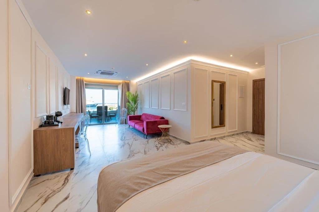 rooms-superior-king-suite