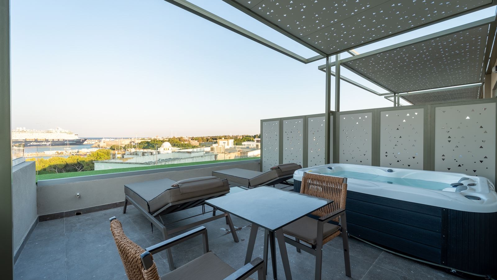 rooms-superior-king-suite