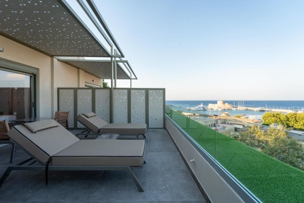 rooms-deluxe-king-suite