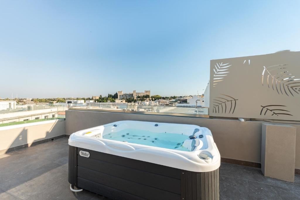 rooms-deluxe-king-suite