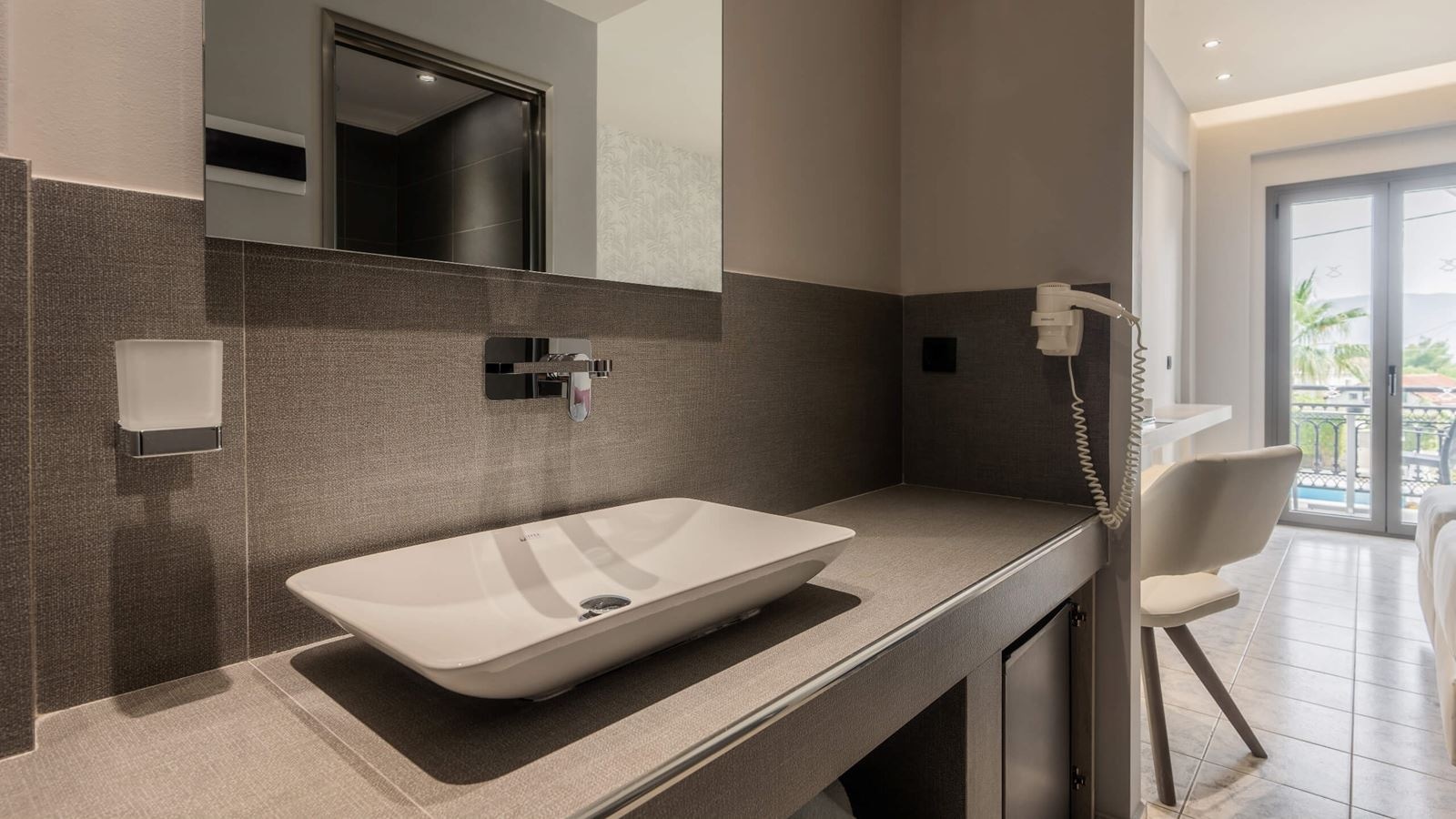 rooms-standard-room-balcony