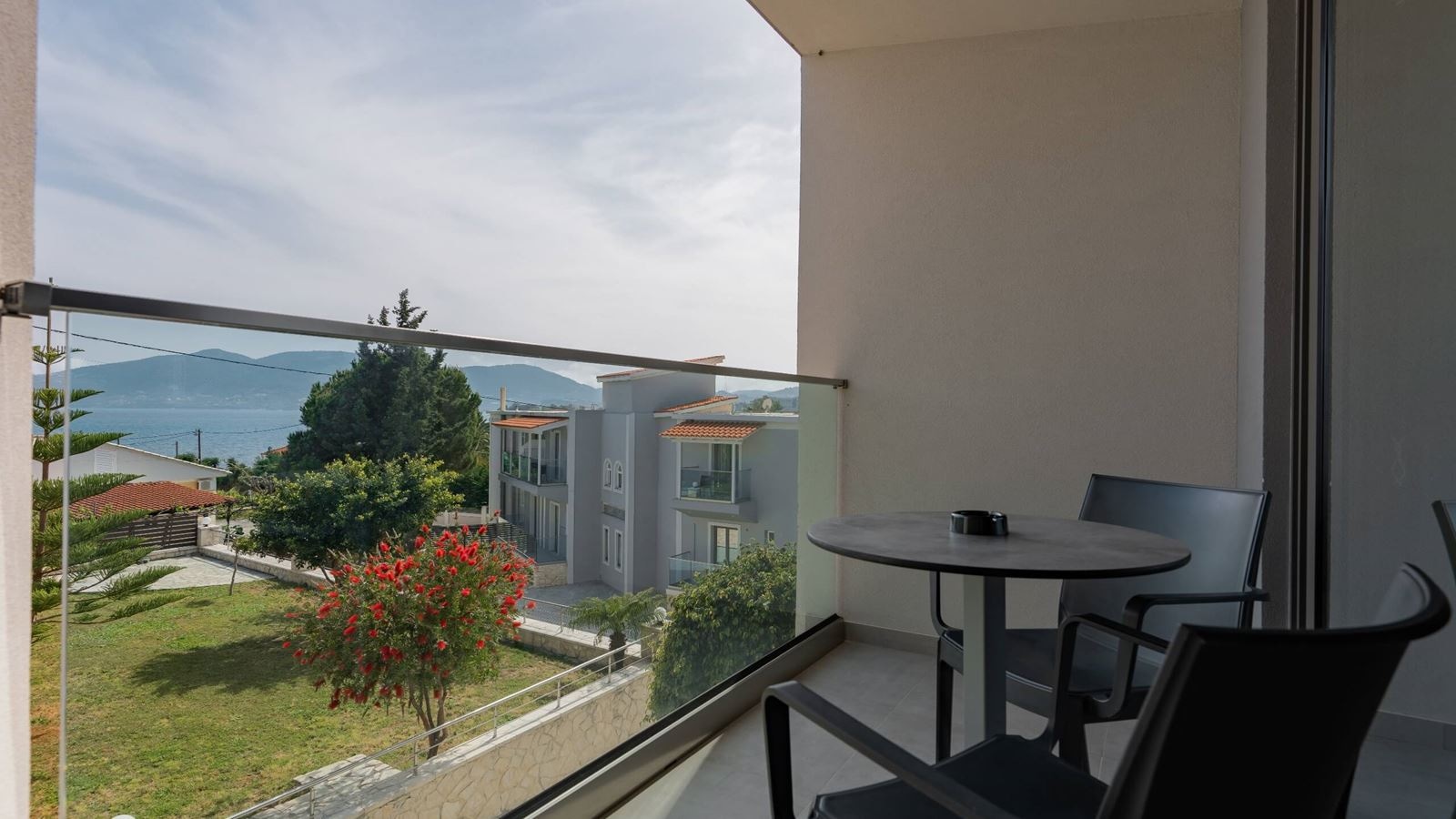 rooms-standard-room-balcony