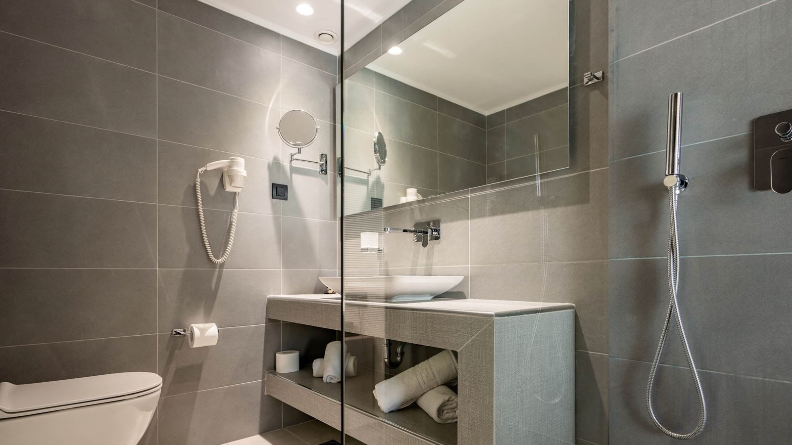 rooms-standard-room-balcony