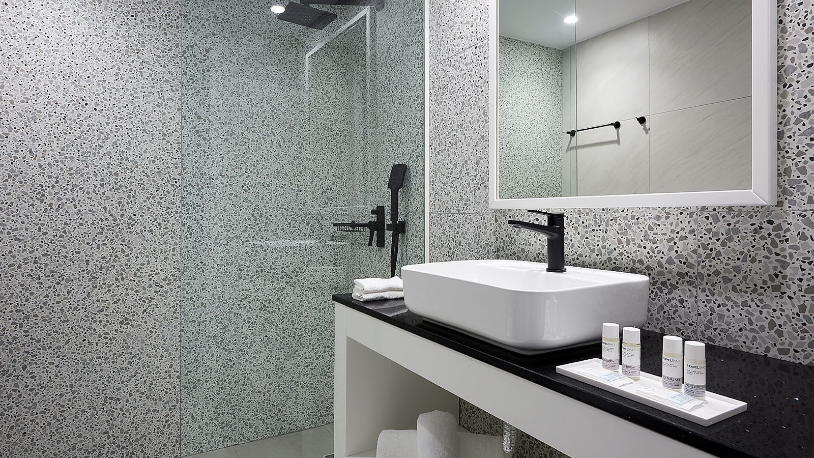 rooms-junior-suite-sea-view-balcony-or-terrace