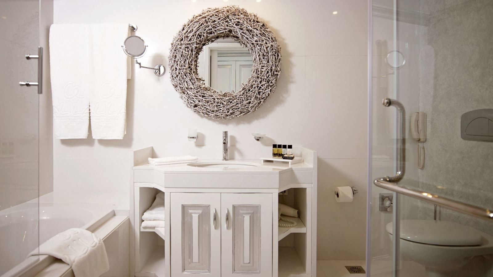 rooms-junior-suite-sea-view-with-whirpool-spa-jazzi