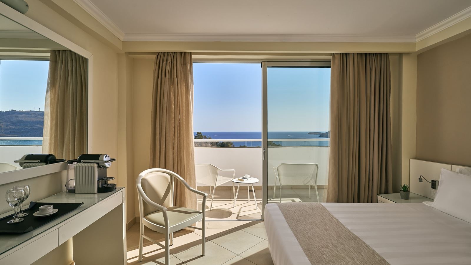 rooms-junior-suite-sea-view