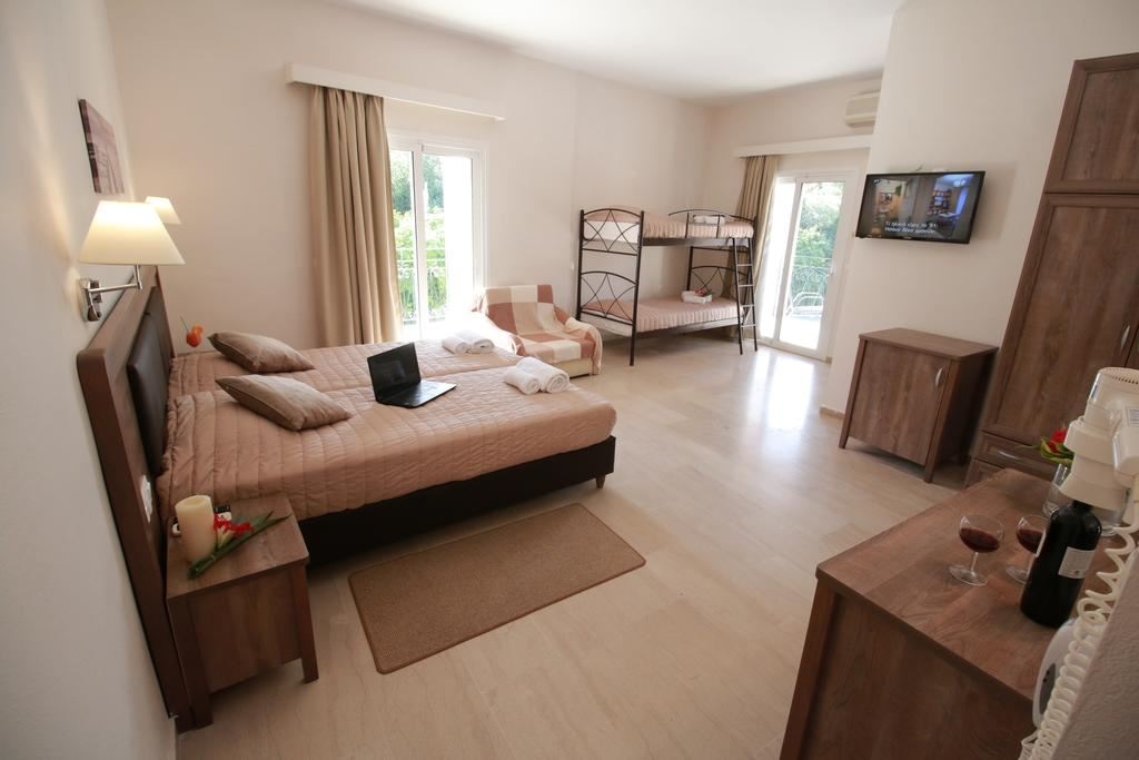 rooms-family-roomfamily-room-open-plan-side-sea-view