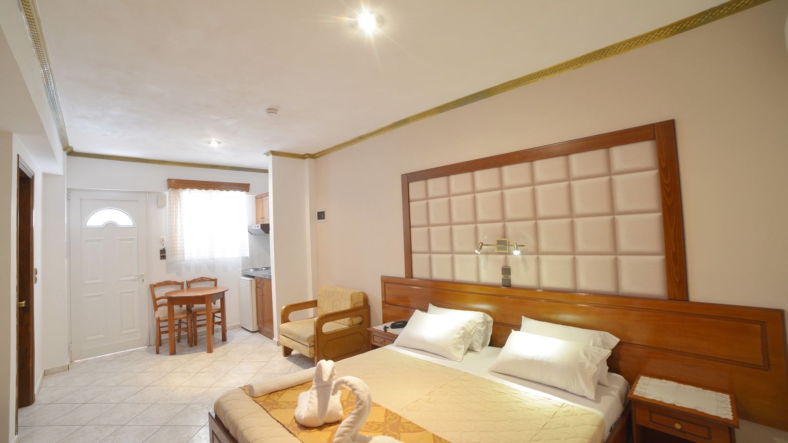 rooms-double-standard-studio