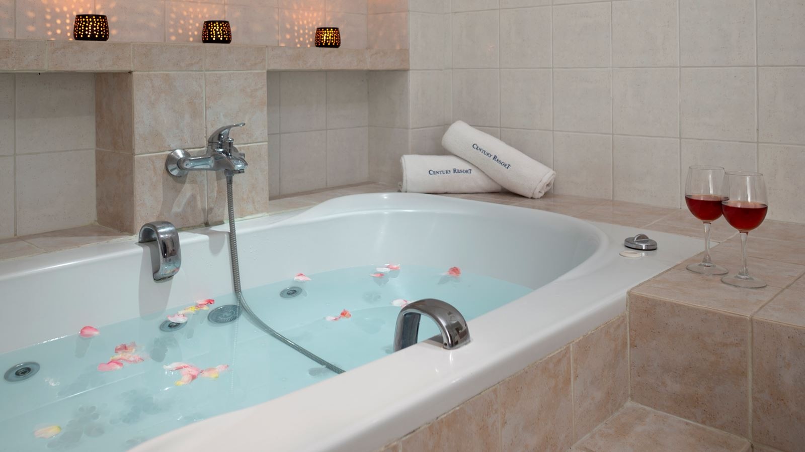 rooms-one-bedroom-family--garden-view-balcony-or-terrace