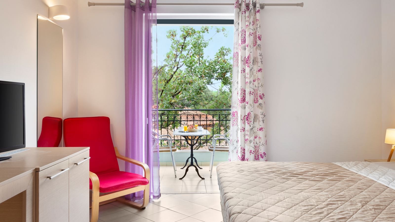 rooms-double-or-twin-room-superior-garden-view-balcony-or-terrace