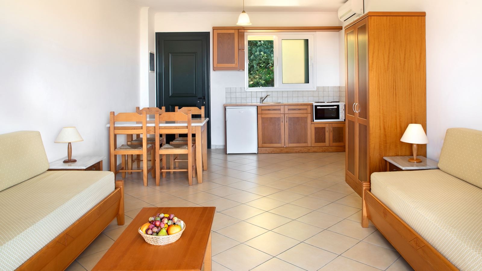 rooms-one-bedroom-family-superior-sea-view-balcony-or-terrace