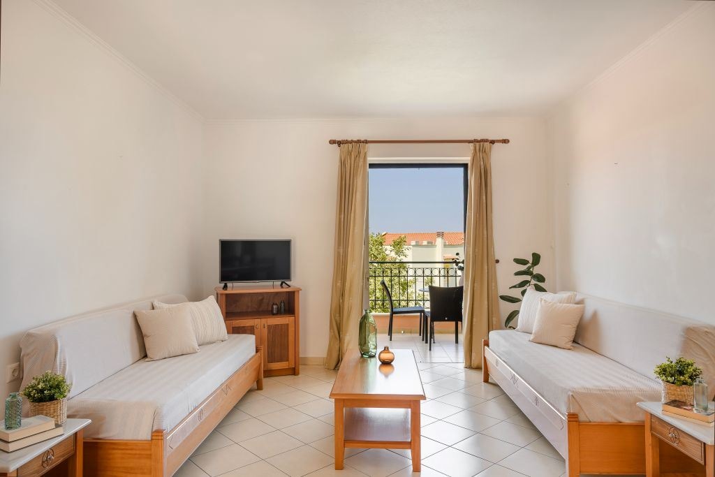 rooms-one-bedroom-family--superior-garden-view-balcony-or-terrace