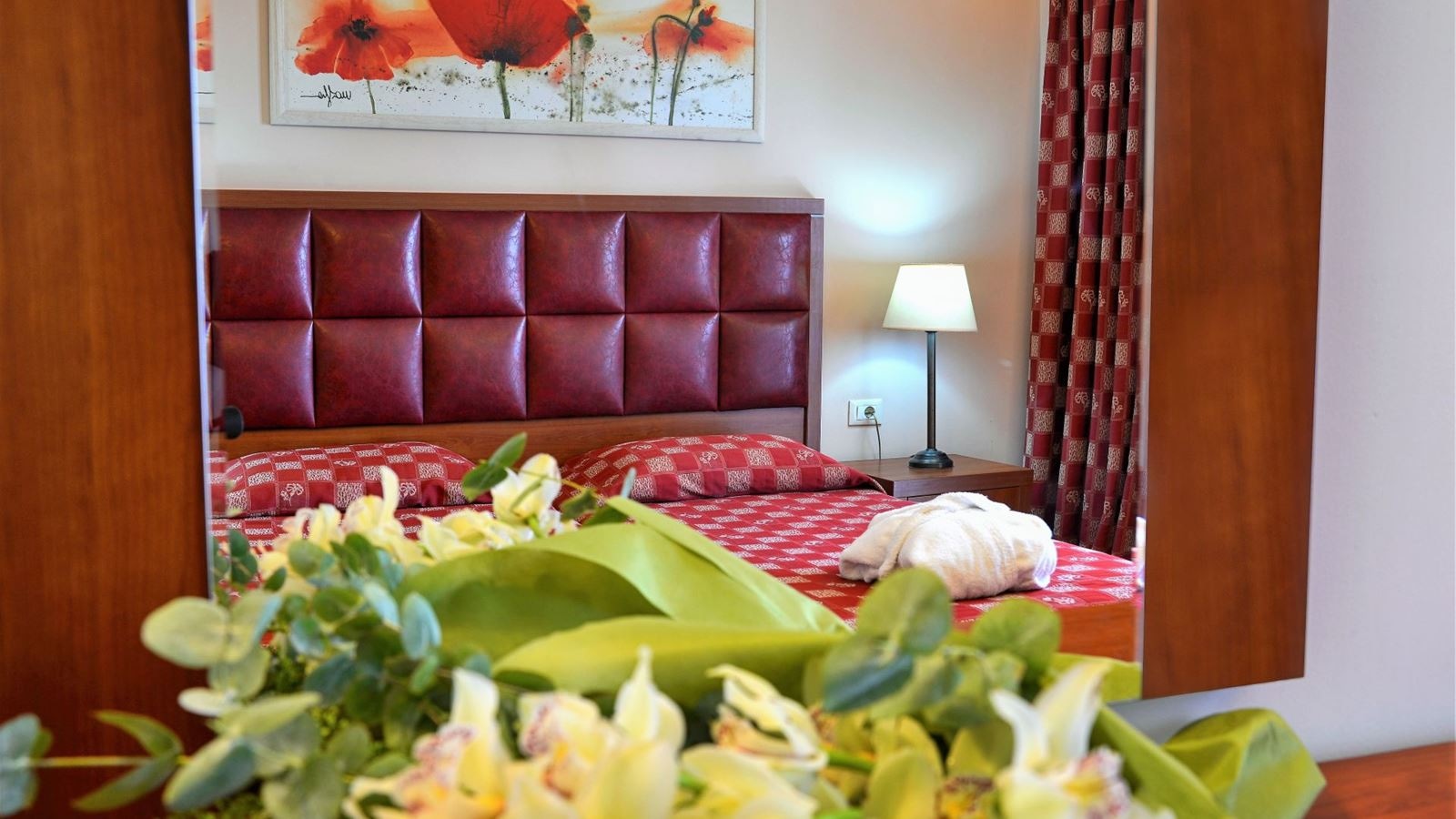 rooms-twin-lake-view