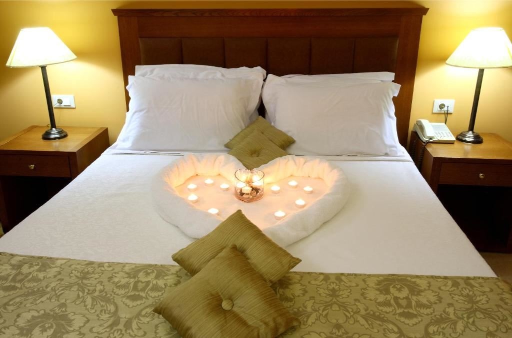 rooms-suite-lake-view