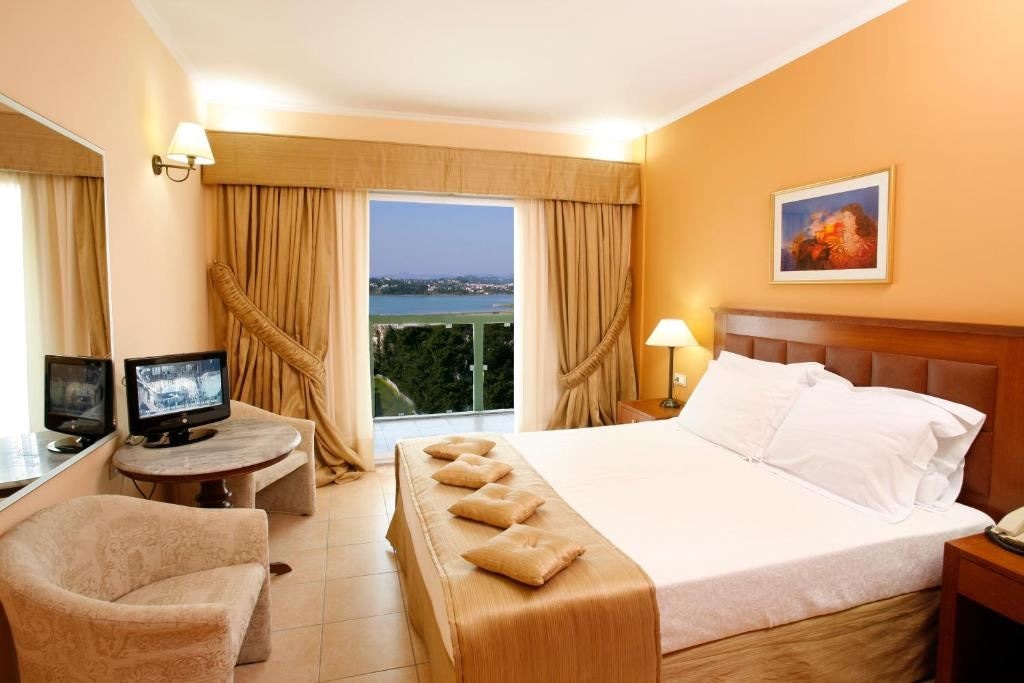 rooms-suite-lake-view
