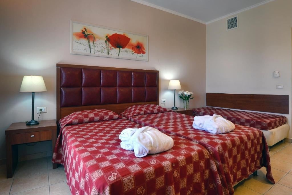 rooms-twin-standard-room-mountain-view-or-pool-view