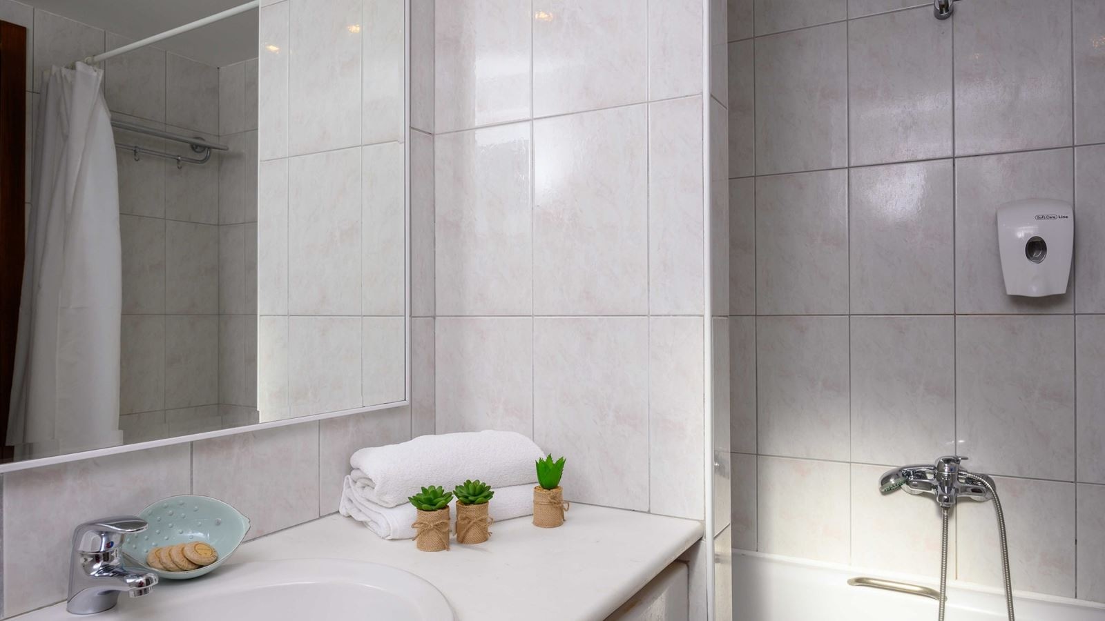 rooms-family-triple-openplan-seaview-balcony