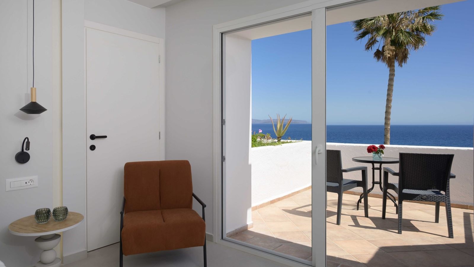 rooms-superior-double-room-seaview-balcony-or-terrace