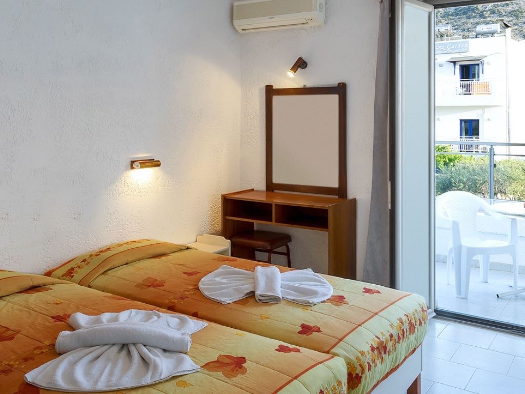 rooms-double-room-balcony