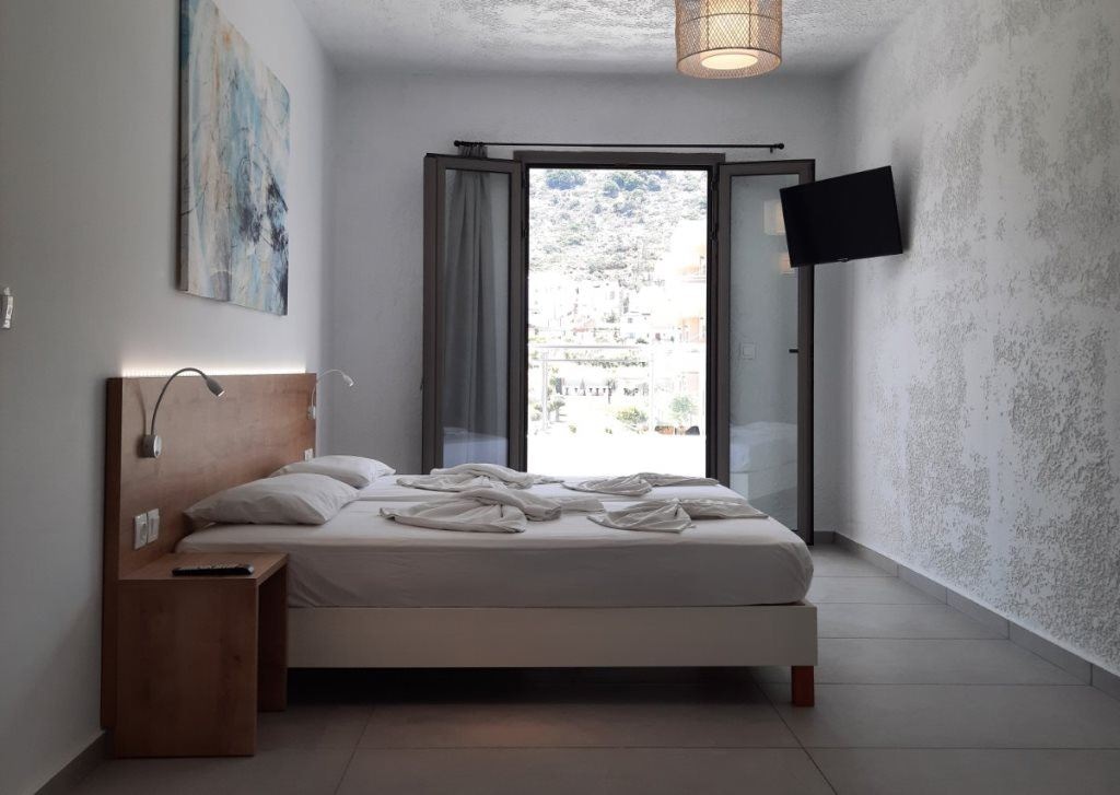 rooms-room-family-mountainview-balcony