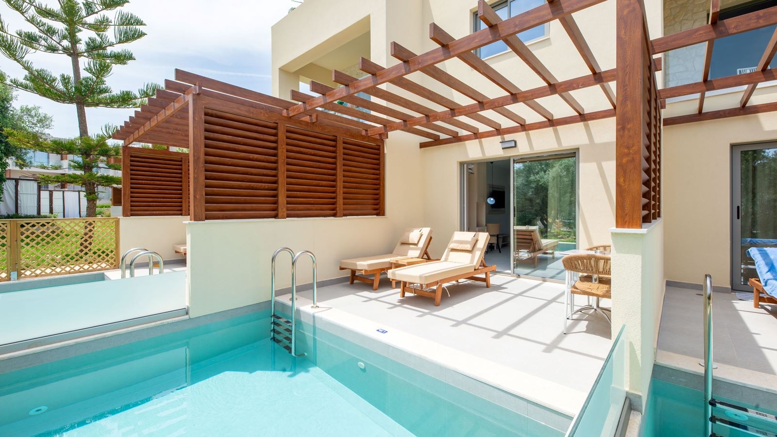 rooms-superior-privatepool