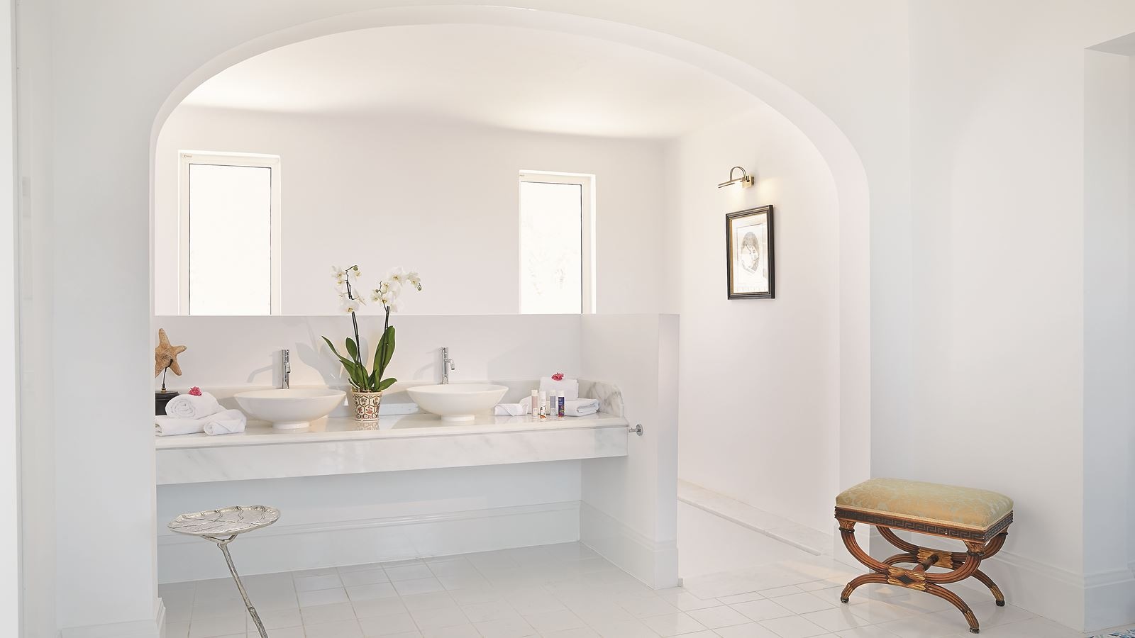 rooms-3-bedroom-beach-villa-seafront