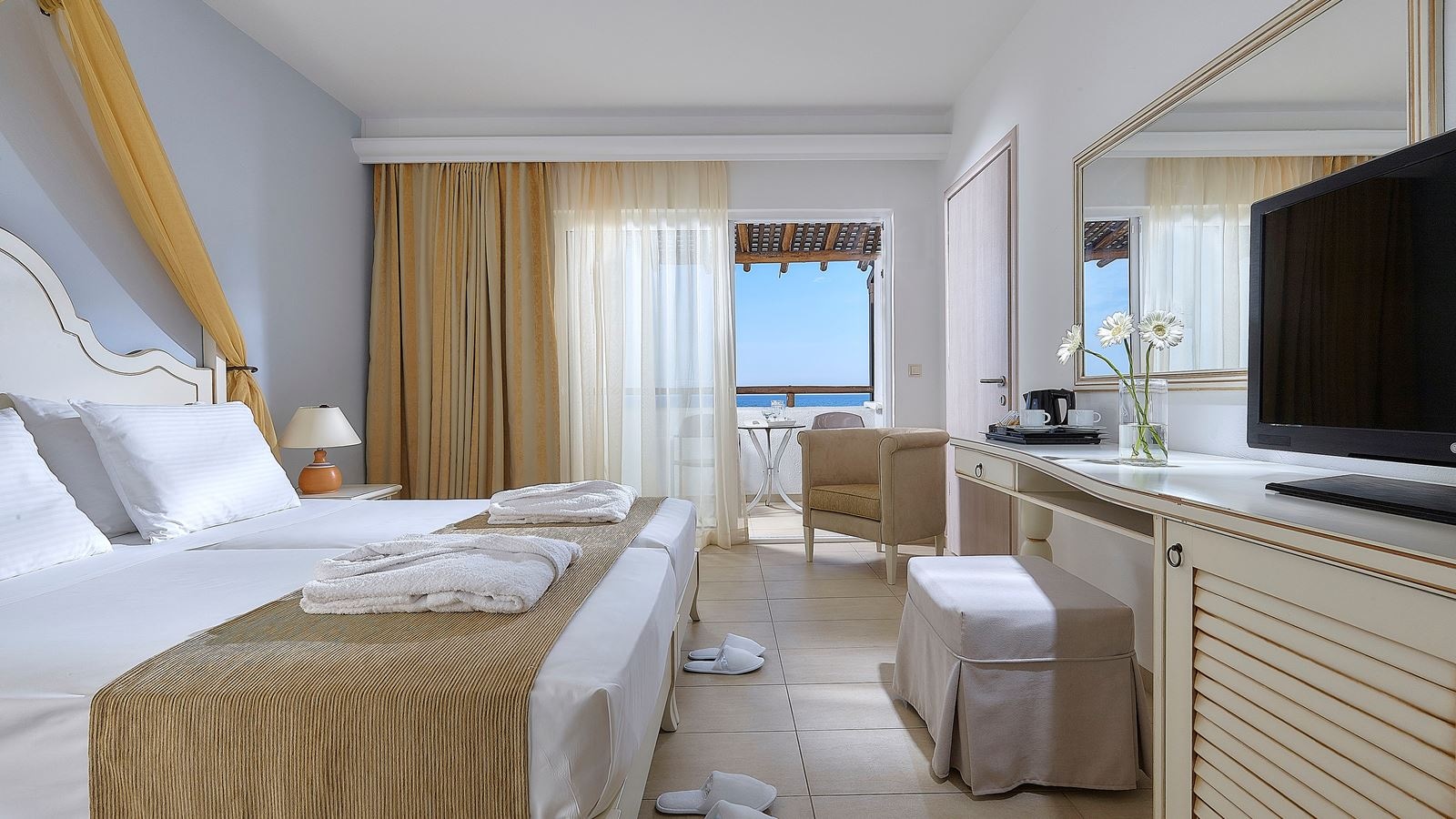 rooms-comfort-room-sea-view-balcony-or-terrace