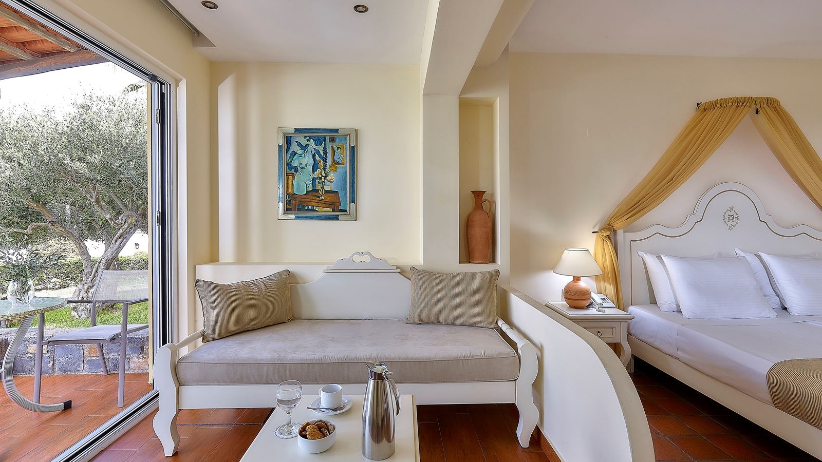 rooms-family-open-plan-garden-view