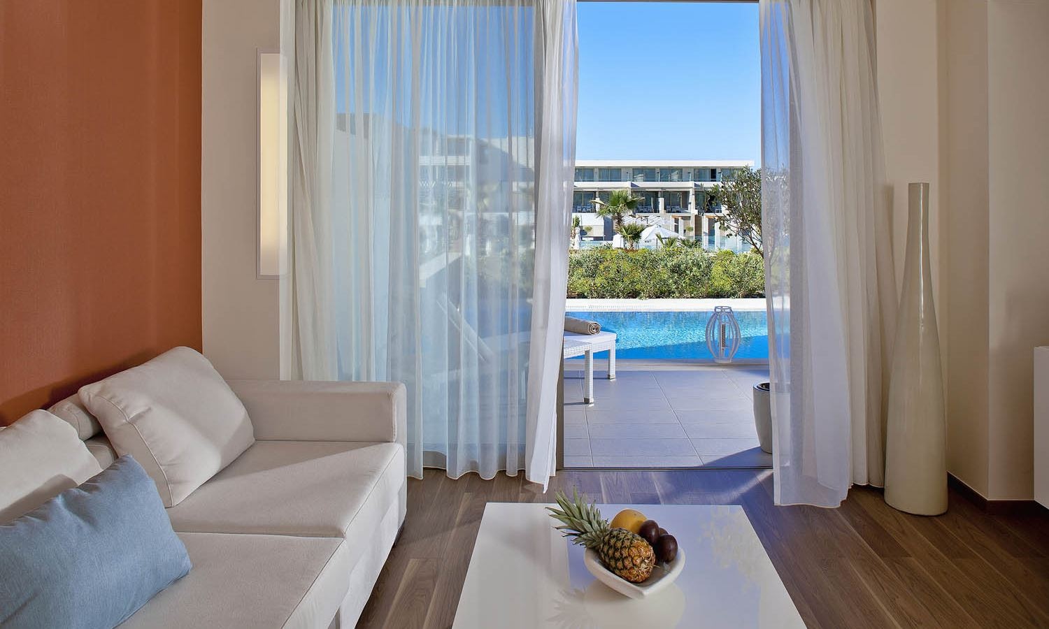 rooms-deluxe-suite-private-pool