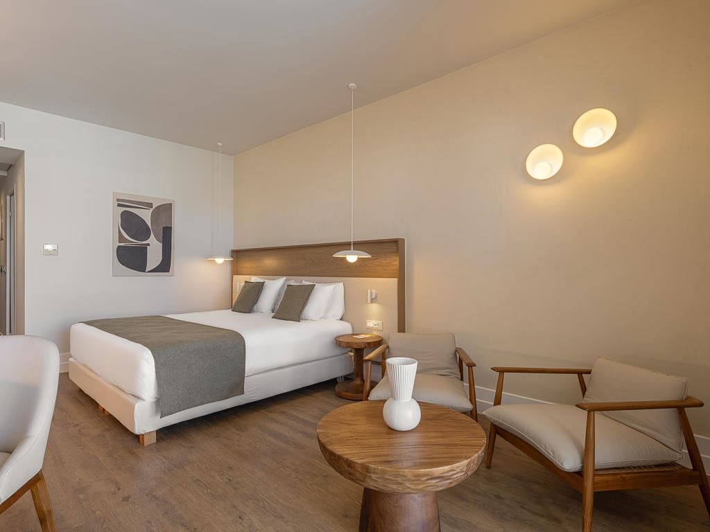 rooms-deluxe-room-private-pool