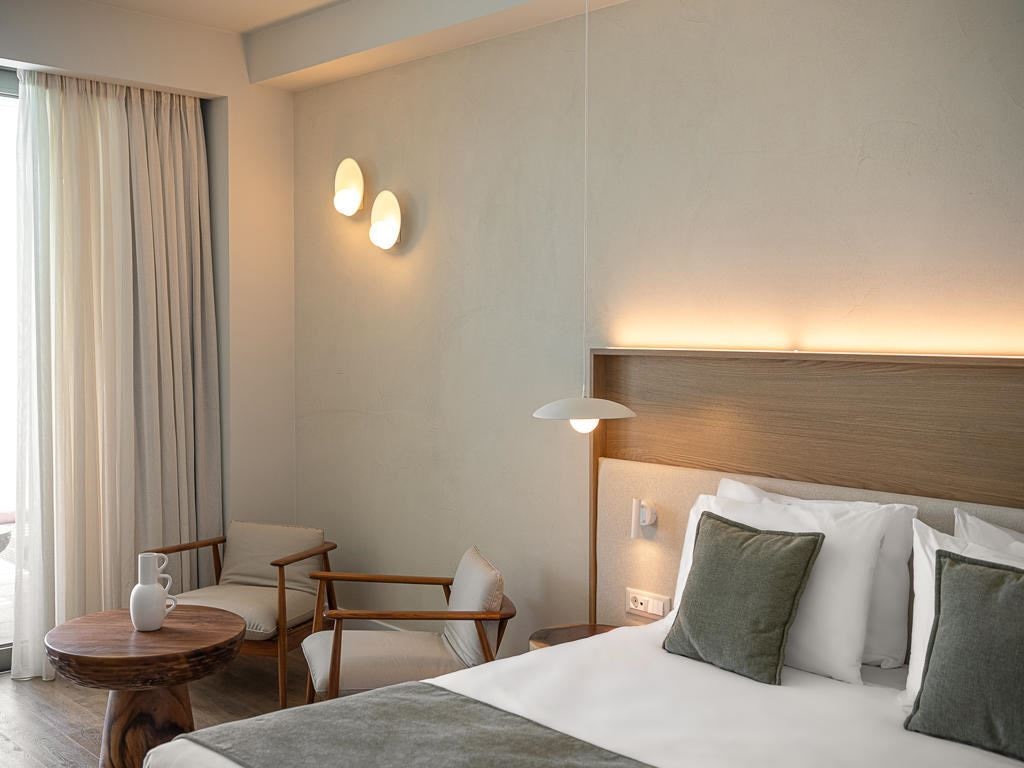 rooms-deluxe-room-private-pool