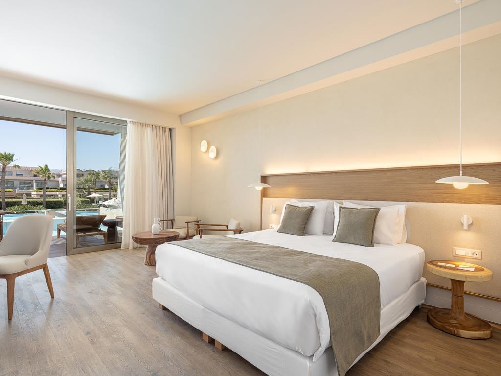 rooms-deluxe-room-private-pool