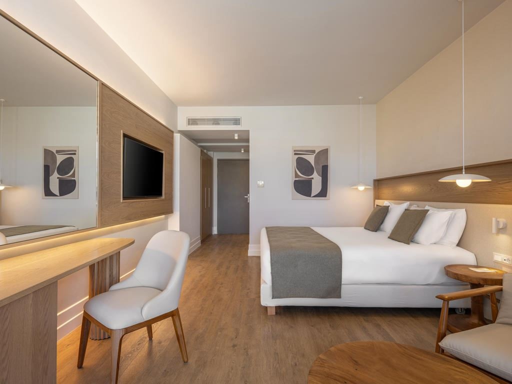 rooms-deluxe-room-private-pool