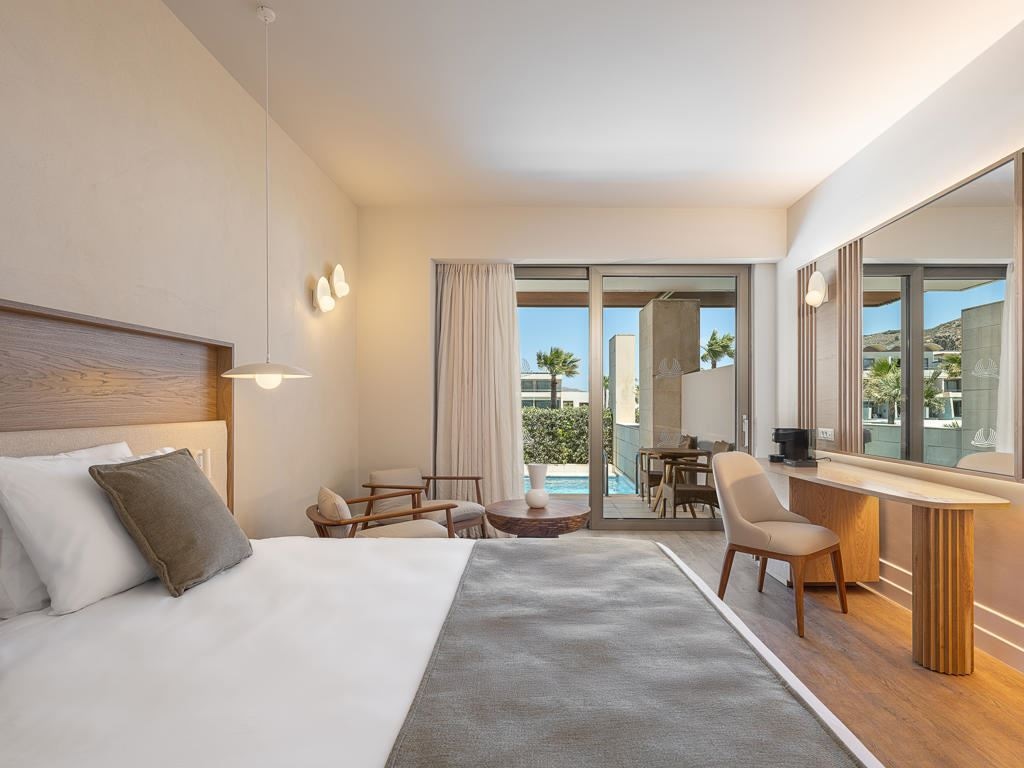 rooms-deluxe-room-private-pool