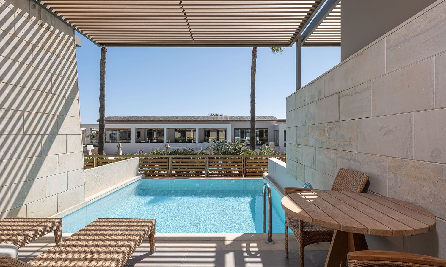 rooms-premium-room-private-pool