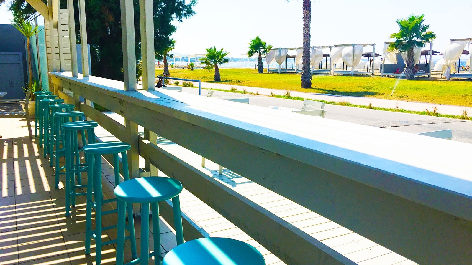 bars-poseidon-beach-bar