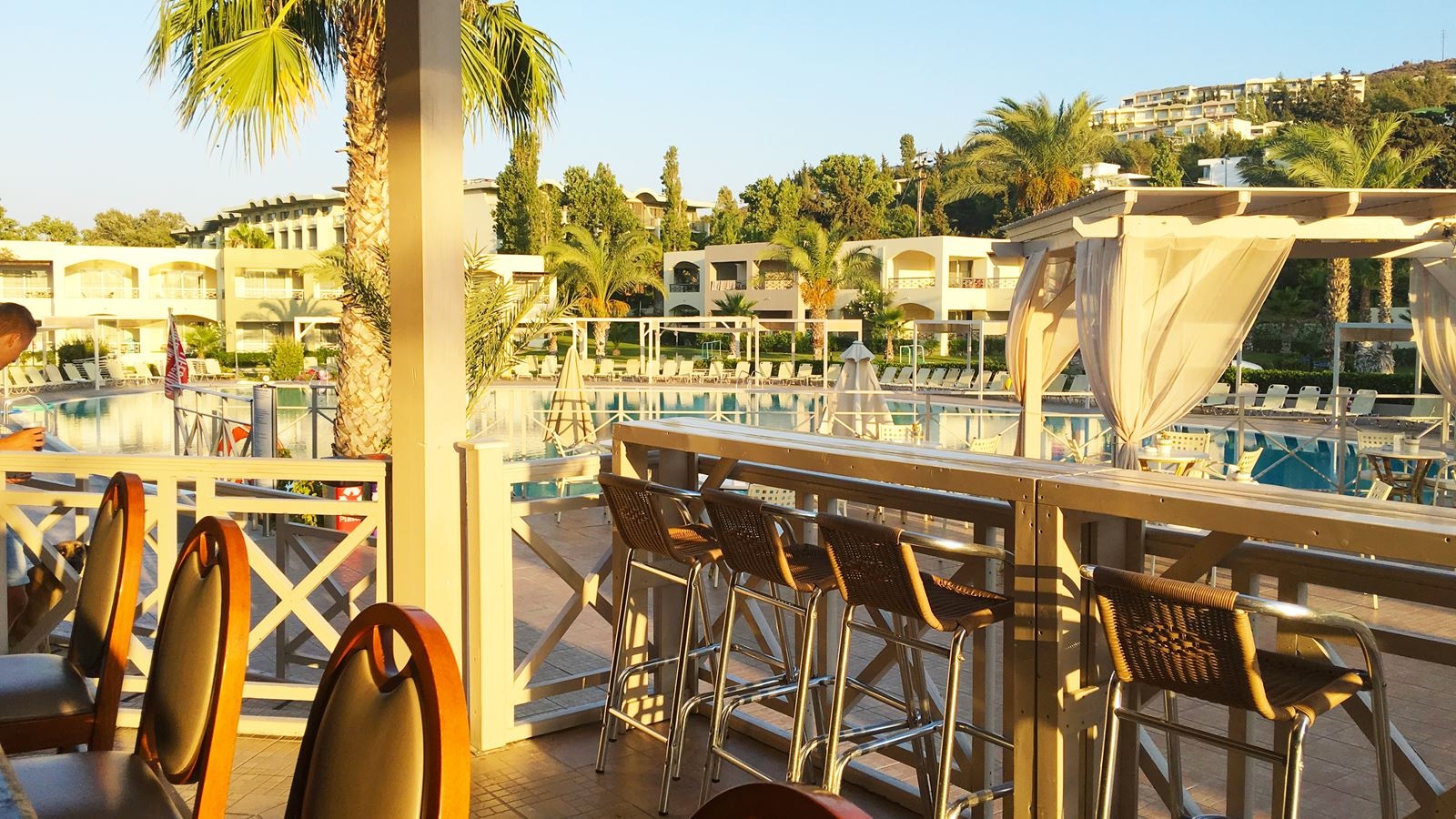 restaurants-main-building