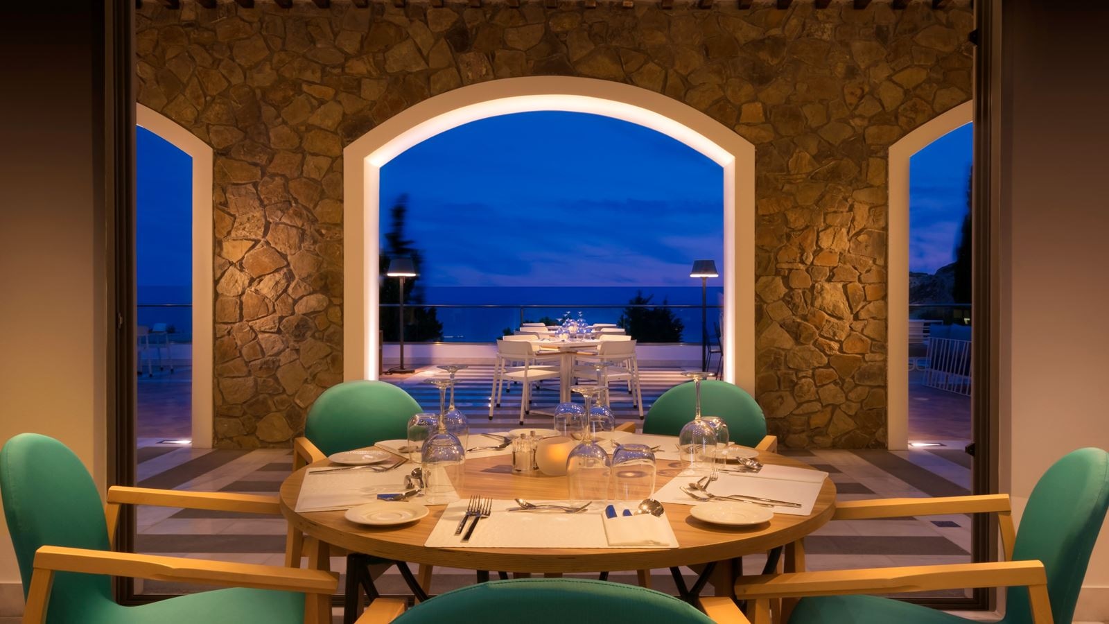 restaurants-aurora-a-la-carte-restaurant