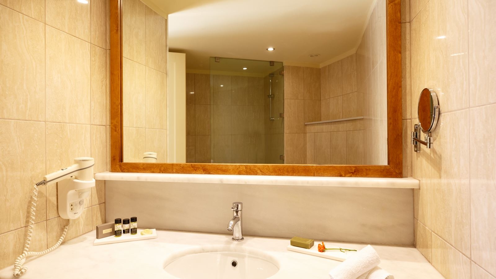 rooms-room-twindouble-sea-view