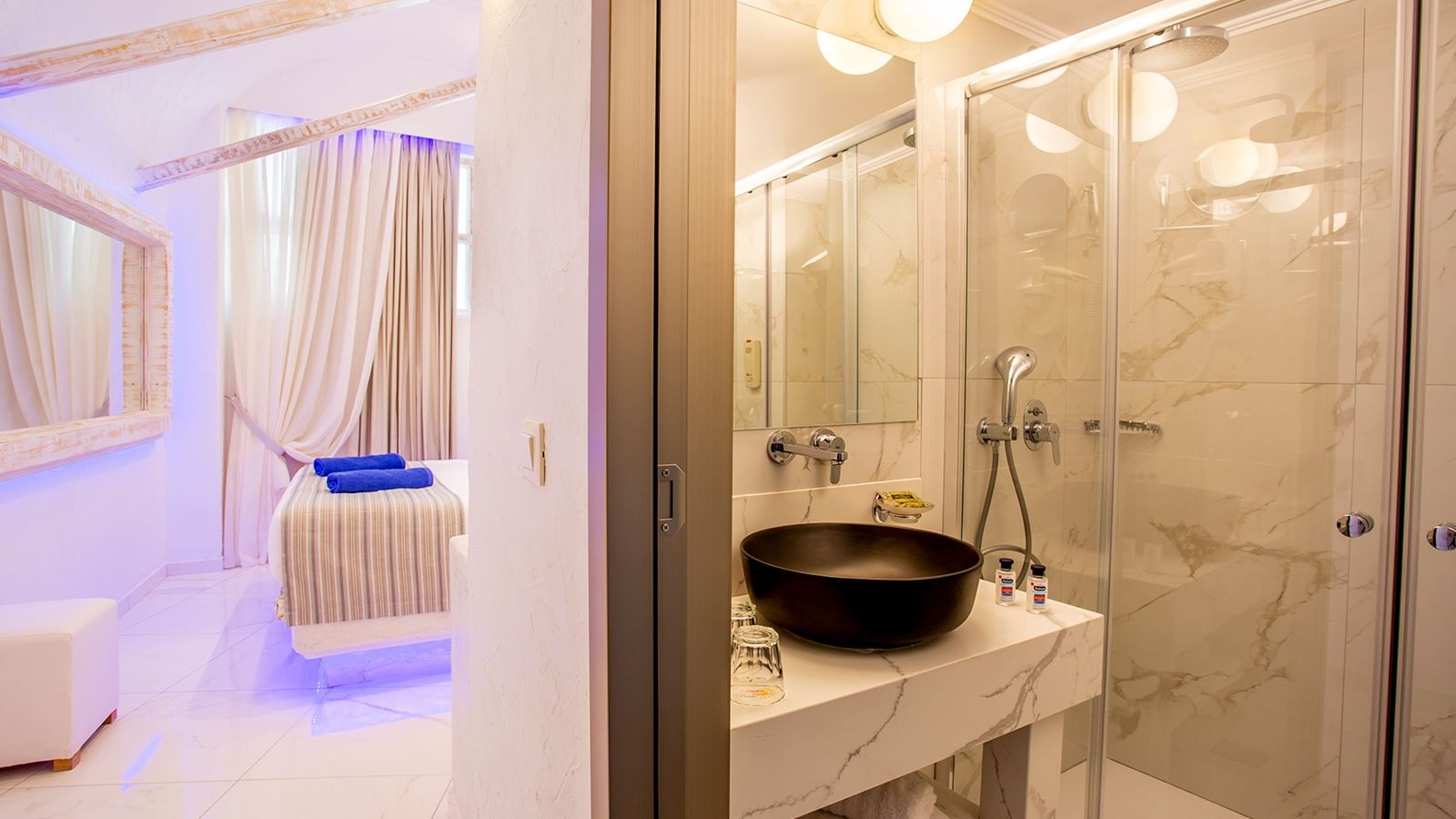 rooms-cosy-double-room