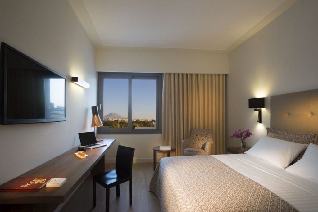 rooms-classic-single-room-urban-view