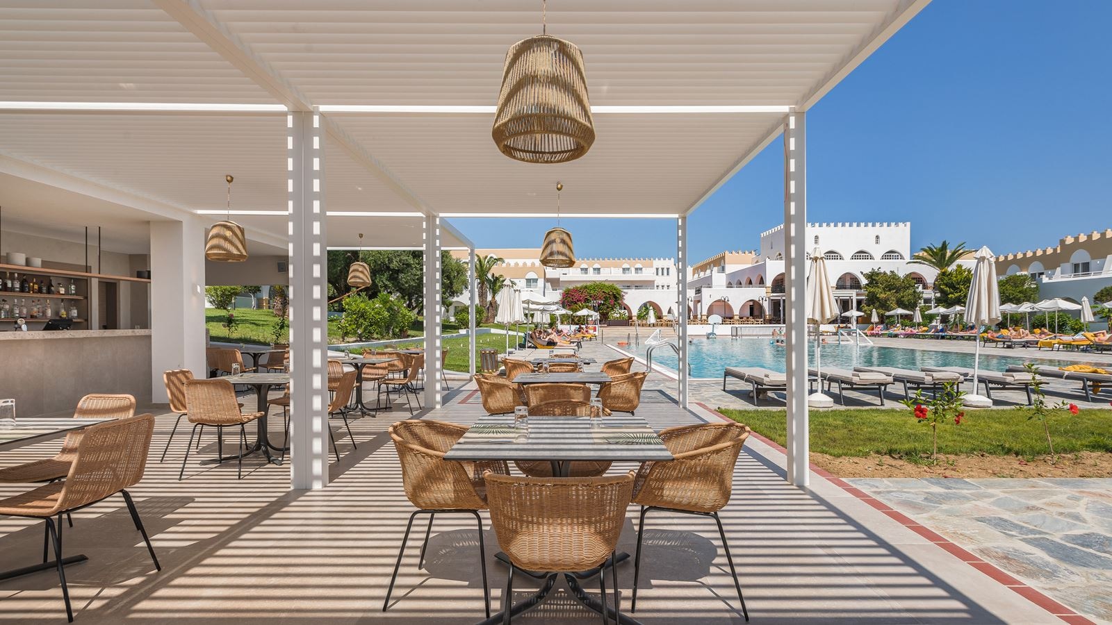 restaurants-tavernasnack-bar