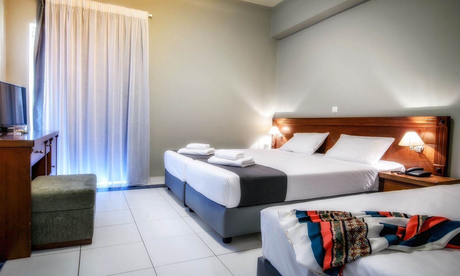 rooms-room-superior-landview-balcony-or-terrace