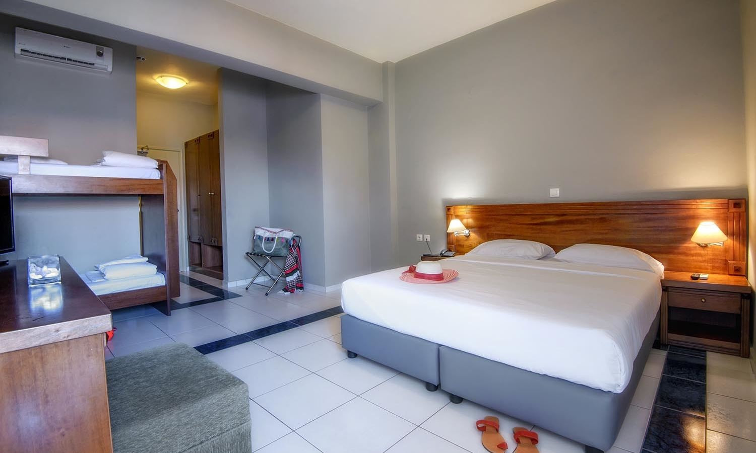 rooms-suite-2-bedrooms-balcony