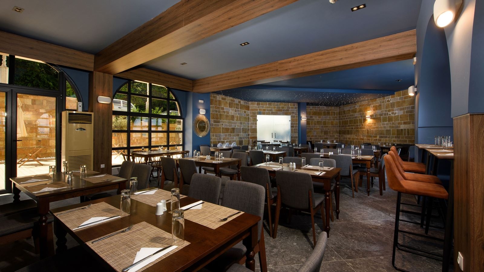 restaurants-restaurant