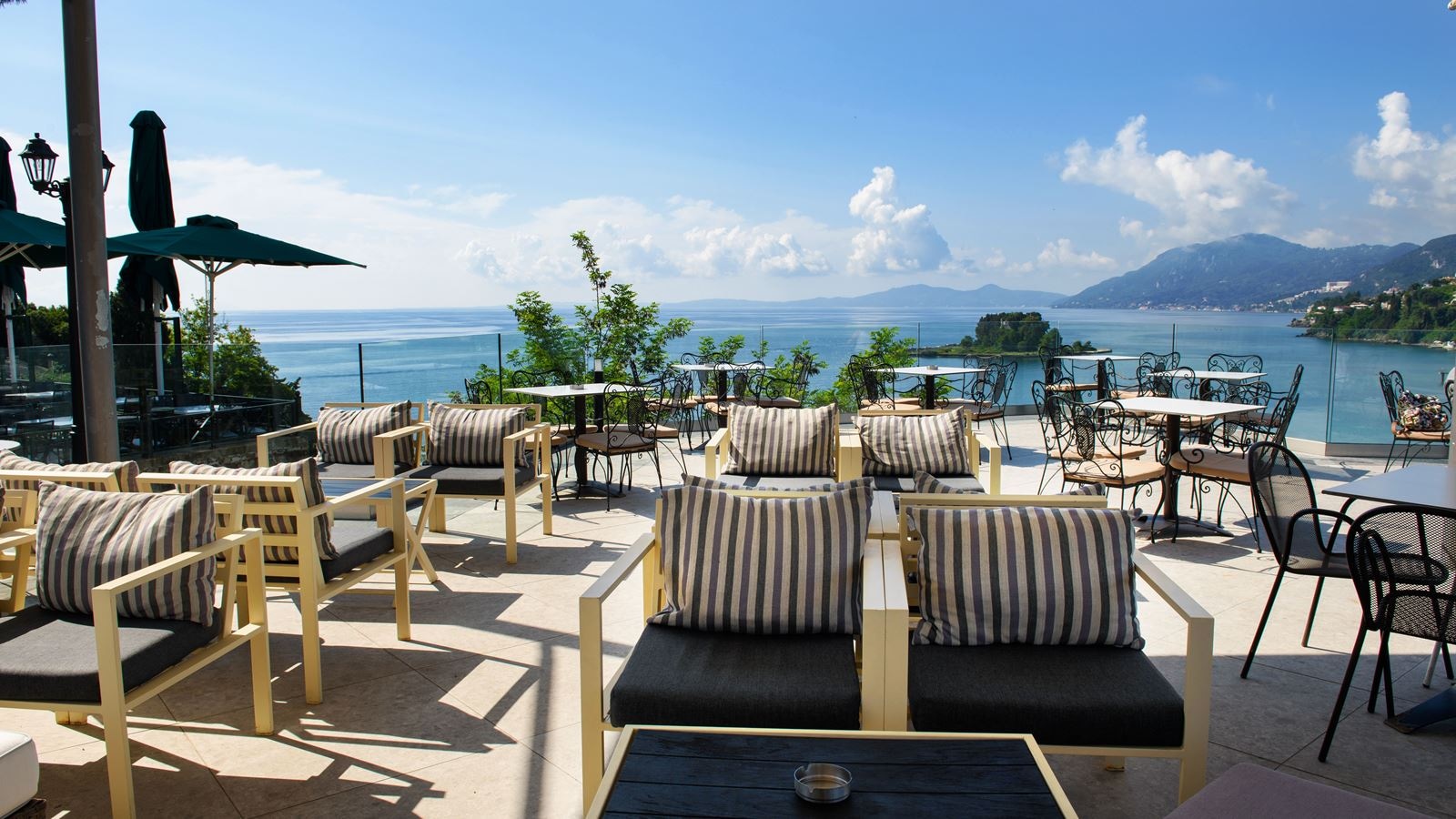 bars-the-royal-grand-veranda