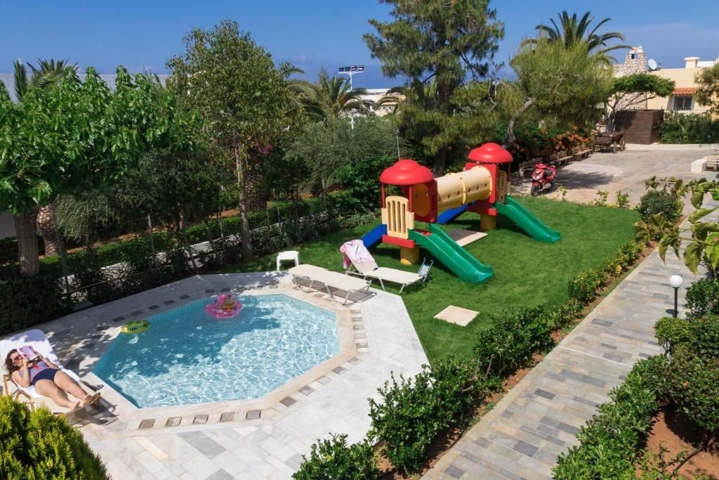 pools-outdoor-childrens-pool