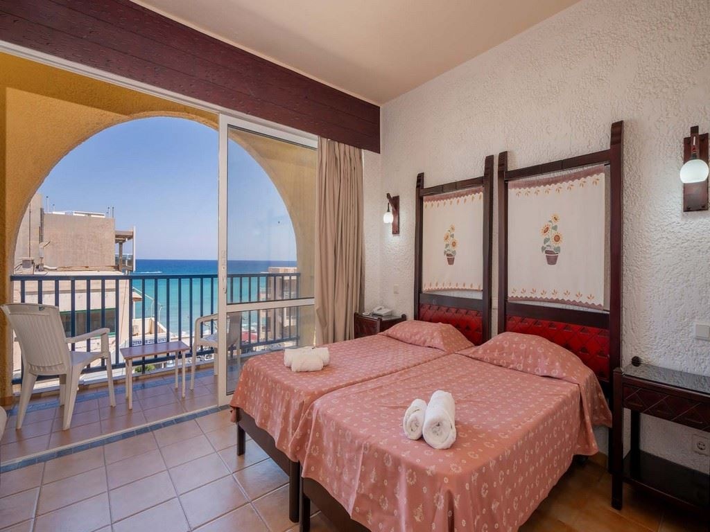 rooms-studio-sideseaview