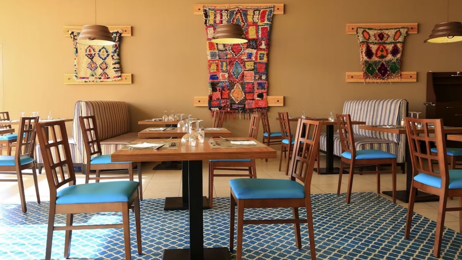 restaurants-restaurants